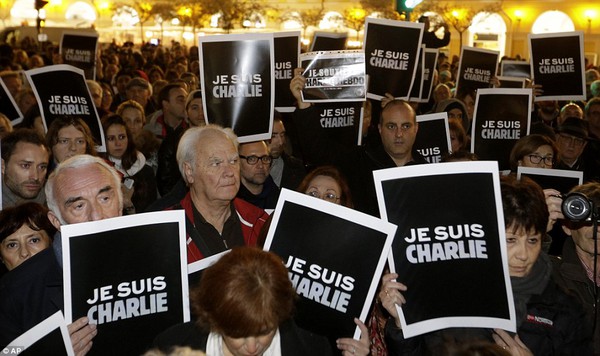 Hàng nghìn người xuống đường tưởng nhớ nạn nhân vụ thảm sát Charlie Hebdo 18