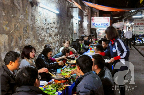 Hà Nội: Hàng quán vỉa hè đông nghẹt khách những ngày rét buốt 7