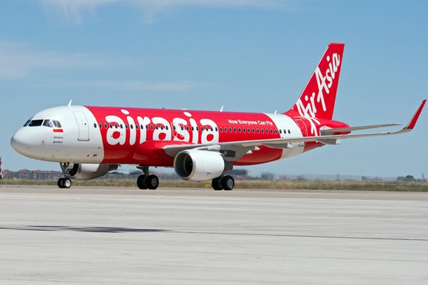 Đình chỉ giấy phép bay của AirAsia tuyến Surabaya-Singapore 1