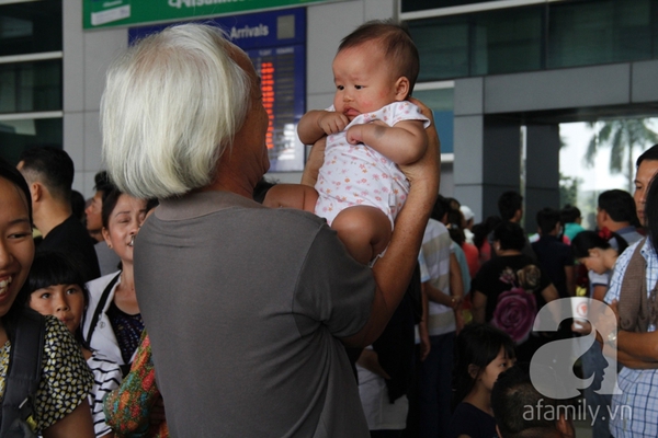 Sân bay Tân Sơn Nhất chật cứng, nhộn nhịp kiều bào về quê đón Tết 6
