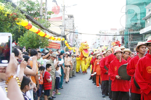 Người Hoa ở Sài Gòn nô nức đón Tết nguyên tiêu 17