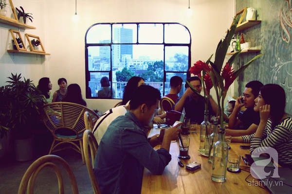 Đến S&agrave;i G&ograve;n uống &ldquo;C&agrave; ph&ecirc; sữa Trời ơi&rdquo;_1