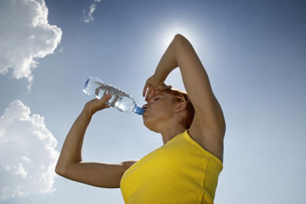 5 hiểu lầm về việc uống nước có thể gây hại cho sức khỏe 2
