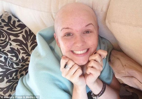 Cô gái trẻ may mắn được cứu sống kịp thời khỏi bệnh ung thư não  2