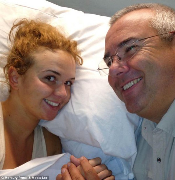 Cô gái trẻ may mắn được cứu sống kịp thời khỏi bệnh ung thư não  5