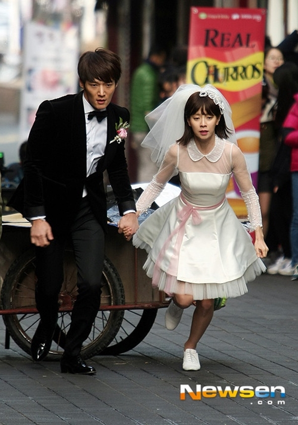 Những đám cưới long lanh trên màn ảnh Hoa - Hàn 2014 4