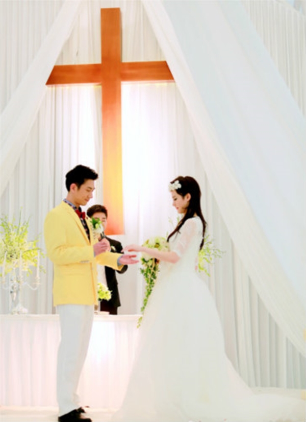Những đám cưới long lanh trên màn ảnh Hoa - Hàn 2014 21