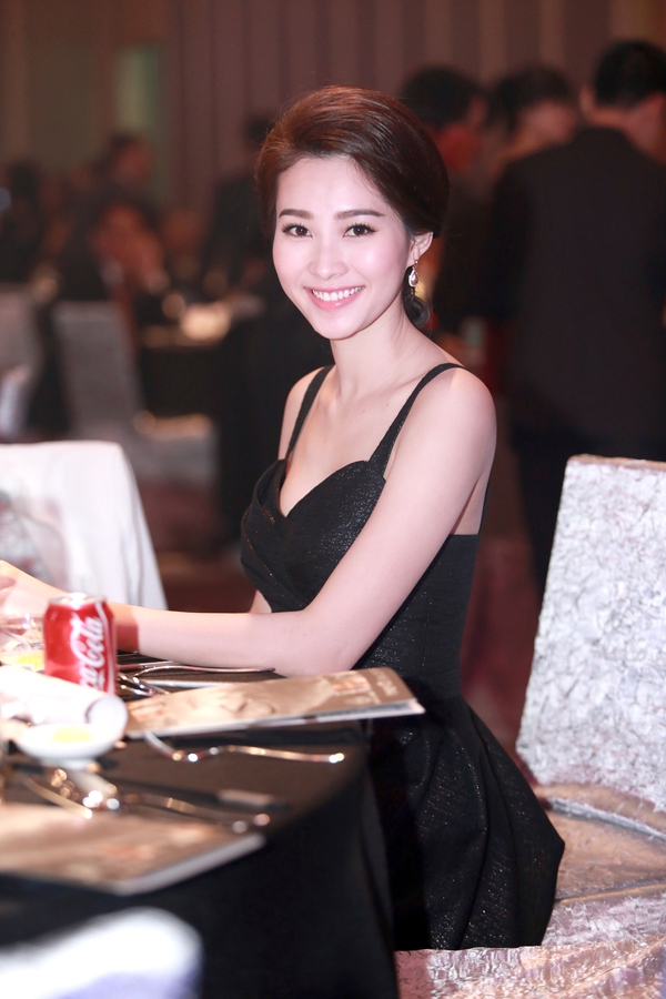Hoa hậu Đặng Thu Thảo thu hút sự chú ý tại buổi tiệc có Ha Ji Won 6