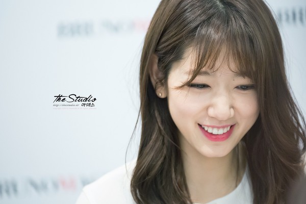 Park Shin Hye đẹp kh&ocirc;ng tỳ vết trong từng khoảnh khắc 7