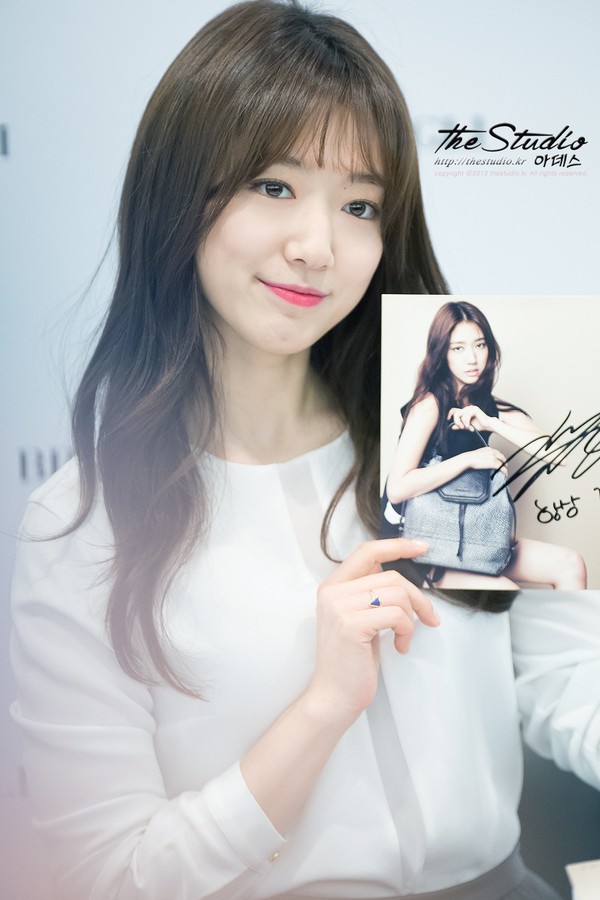 Park Shin Hye đẹp kh&ocirc;ng tỳ vết trong từng khoảnh khắc 2
