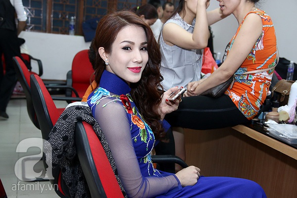 ANGELA PHƯƠNG TRINH đẹp ngọt ngào như công chúa