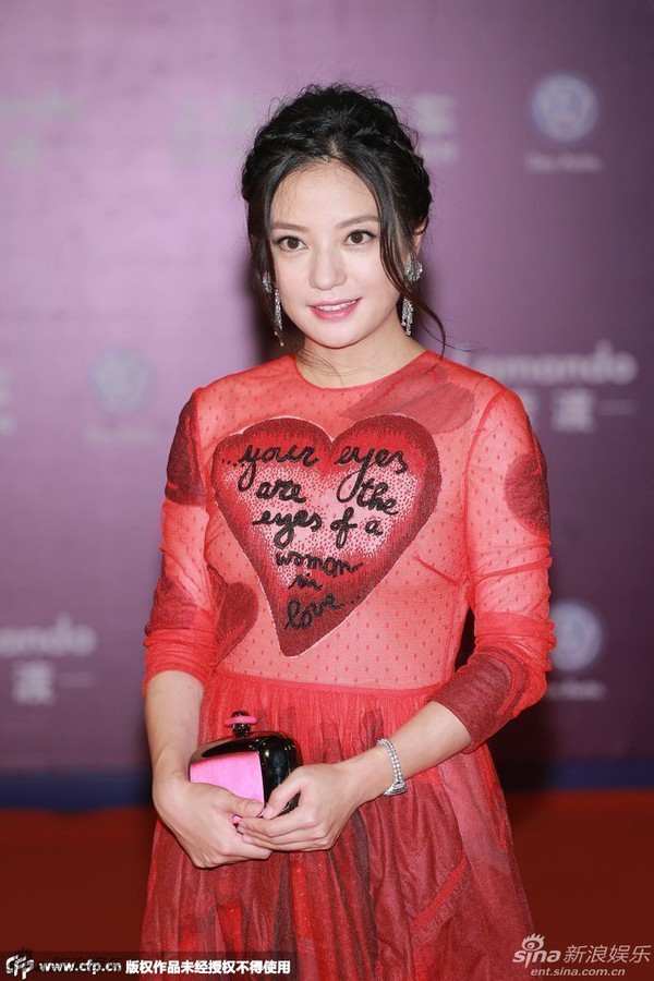 Triệu Vy: Được biết đến là một trong những nữ diễn viên hàng đầu của màn ảnh Hoa ngữ, Triệu Vy là một bức tranh hoàn hảo của nghệ thuật sắc đẹp và tài năng. Chúng tôi tự hào giới thiệu đến bạn những hình ảnh nổi bật của cô ấy để bạn có thể khám phá và ngưỡng mộ.