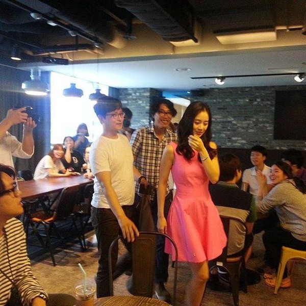 Kim Tae Hee tỏa sáng với sắc hồng 8