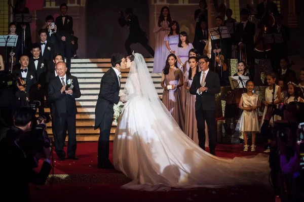 Những khoảnh khắc và lời nói đậm chất ngôn tình trong đám cưới Huỳnh Hiểu Minh - Angelababy 3