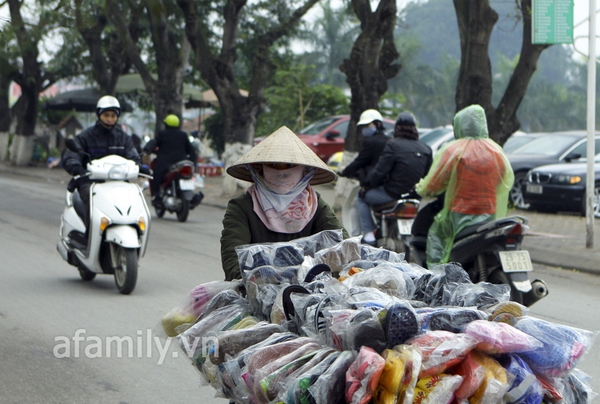 Hà Nội: Dân lao động vật lộn mưu sinh giữa cái rét căm căm 3