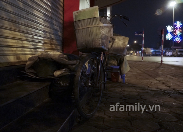 Những chuyện kể về người vô gia cư ở ga Hà Nội 7