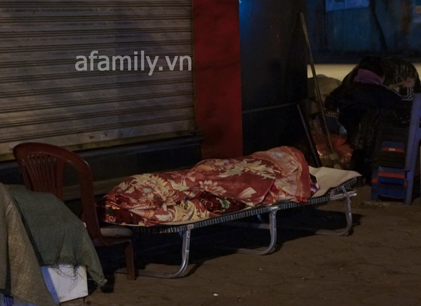 Những chuyện kể về người vô gia cư ở ga Hà Nội 8