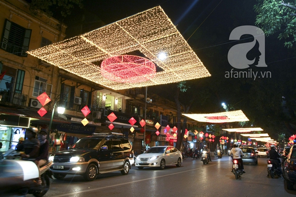 Đêm Hà Nội trước Tết lung linh huyền ảo  16