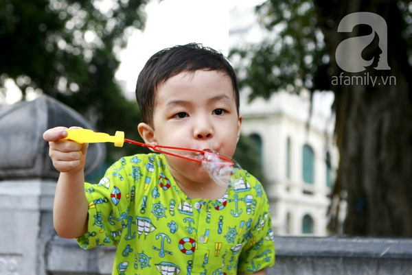 Ngẩn ngơ ngắm những thiên thần siêu dễ thương trên phố 18 Ngẩn ngơ ngắm những thiên thần siêu dễ thương trên phố 18