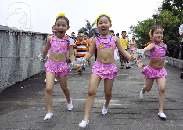 Ngẩn ngơ ngắm những thiên thần siêu dễ thương trên phố 3 Ngẩn ngơ ngắm những thiên thần siêu dễ thương trên phố 3
