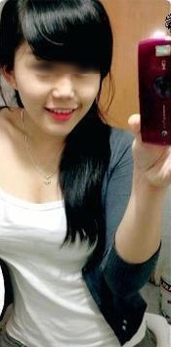 G&aacute;i xinh &ldquo;d&iacute;nh phốt&rdquo; v&igrave; th&iacute;ch post vu vơ l&ecirc;n mạng 15