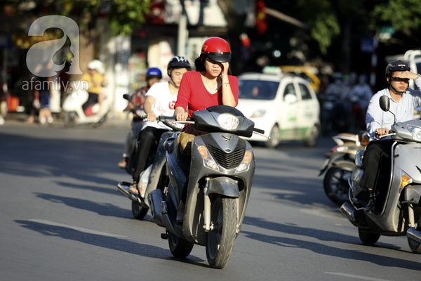 Người Hà Nội vật lộn trong “chảo lửa” đầu hè 3 Người Hà Nội vật lộn trong “chảo lửa” đầu hè 3