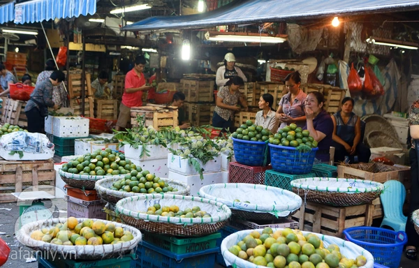 Giá thực phẩm rẻ ngỡ ngàng tại các chợ đầu mối khắp Hà Nội 3