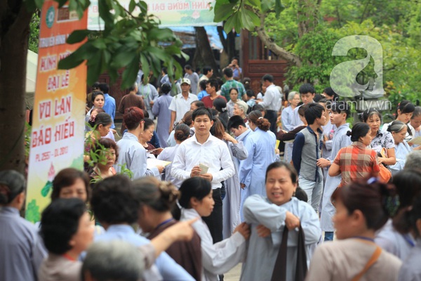 Hơn 10.000 người dự lễ Vu Lan tại Thiền viện Sùng Phúc 1