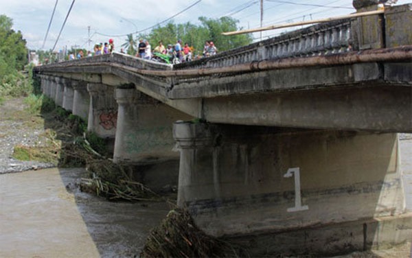 Siêu bão Haiyan hơn cả cơn sóng thần gây ra thảm cảnh tang tóc ở Philippines 17