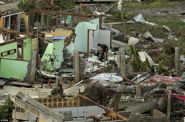 Siêu bão Haiyan hơn cả cơn sóng thần gây ra thảm cảnh tang tóc ở Philippines 4