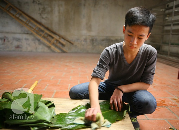 Níu truyền thống, người Hà Nội tự tay gói bánh chưng 6