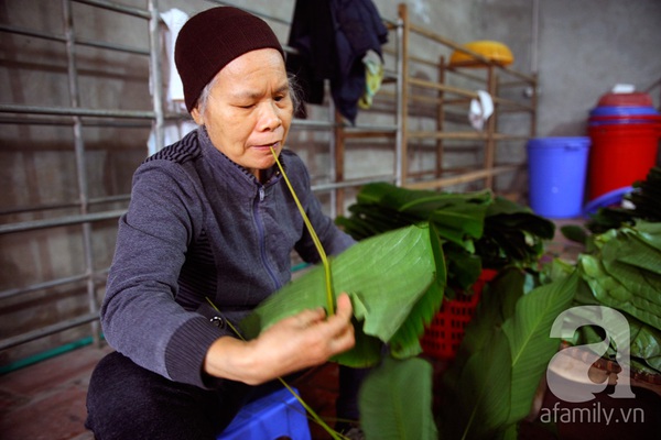 Níu truyền thống, người Hà Nội tự tay gói bánh chưng 7