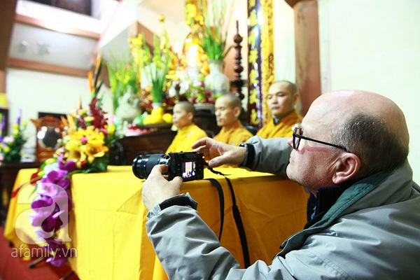 Độc đáo lễ cưới tại chùa của 4 cặp đôi tại Hà Nội  11