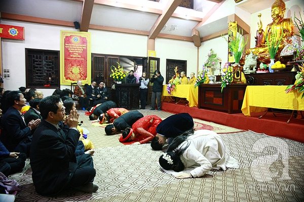 Độc đáo lễ cưới tại chùa của 4 cặp đôi tại Hà Nội  14