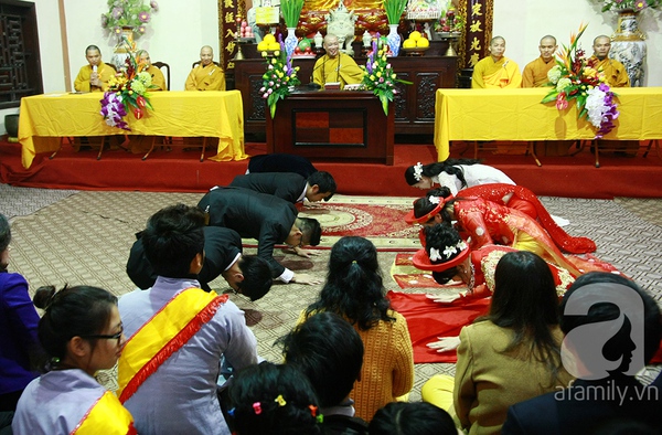 Độc đáo lễ cưới tại chùa của 4 cặp đôi tại Hà Nội  15