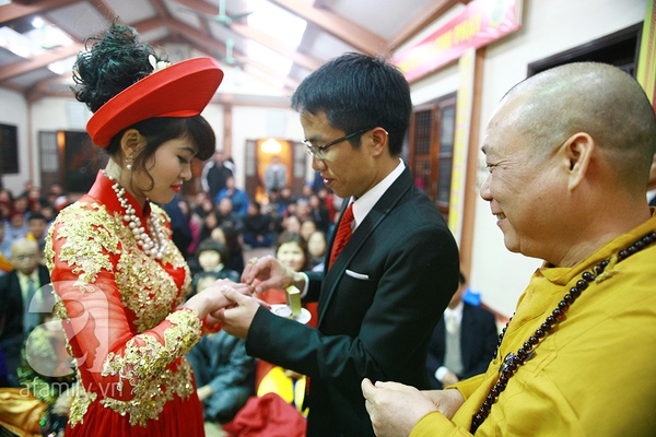 Độc đáo lễ cưới tại chùa của 4 cặp đôi tại Hà Nội  17