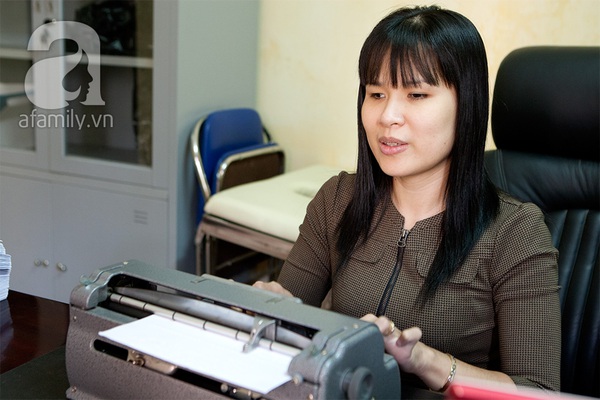 Ngưỡng mộ người phụ nữ khiếm thị thông thạo hai ngoại ngữ 4 Ngưỡng mộ người phụ nữ khiếm thị thông thạo hai ngoại ngữ 4