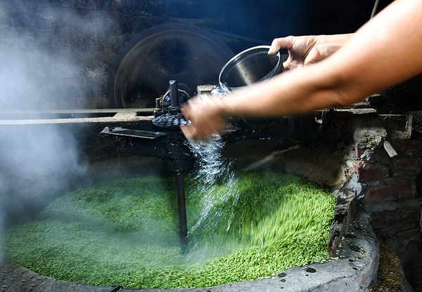 C&ocirc;́m Hà N&ocirc;̣i vào mùa, ng&ocirc;̉n ngang lòng người làm c&ocirc;́m 6