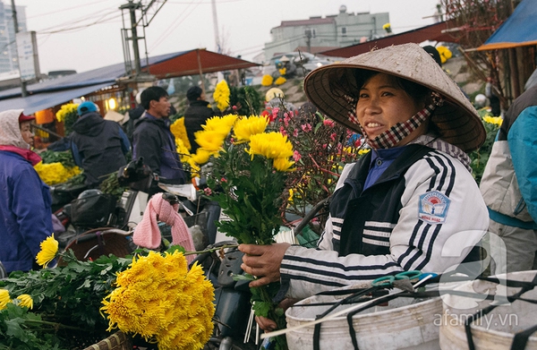 Sắc màu mùa xuân ở chợ hoa lớn nhất Hà Nội những ngày giáp Tết 5