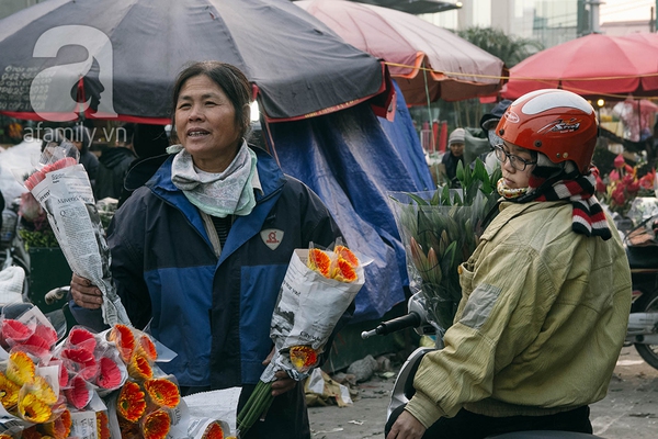 Sắc màu mùa xuân ở chợ hoa lớn nhất Hà Nội những ngày giáp Tết 13