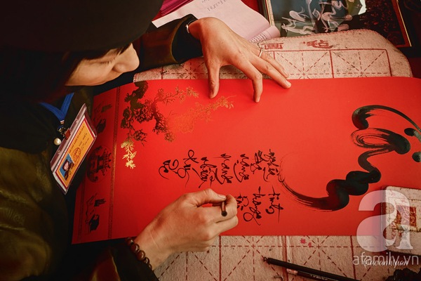 Một góc giấy đỏ, mực tàu trong bức tranh xuân Hà Nội 9