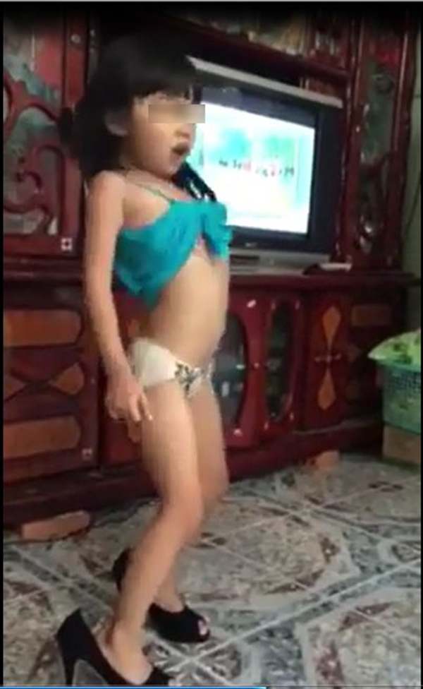bé gái nhảy sexy bé gái nhảy sexy