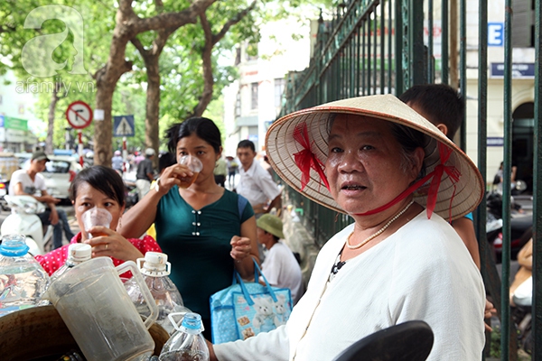 nước uống miễn phí