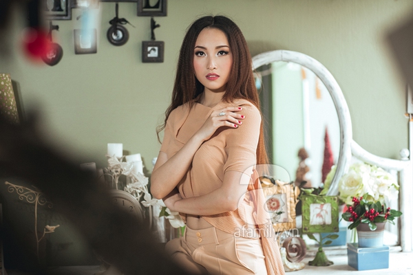 Đầu tuần nhẹ nhàng cùng set đồ công sở màu nude 5