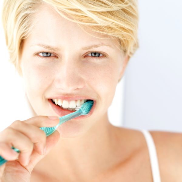 Những bí quyết đơn giản giúp răng dần trắng sáng tự nhiên 3