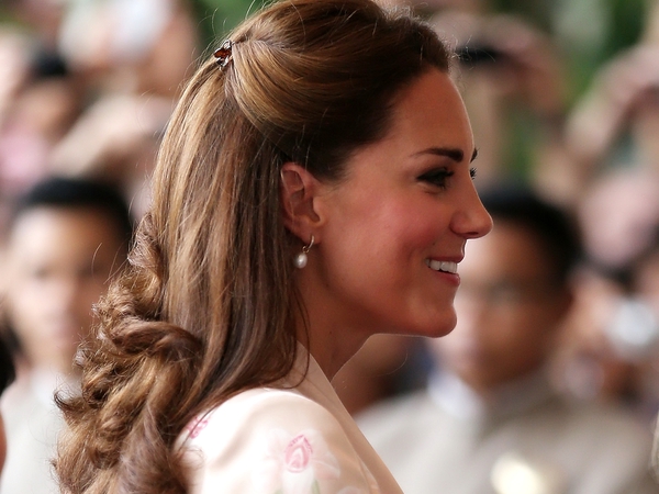 Những món đồ/xu hướng thành "cơn sốt" nhờ Kate Middleton 20