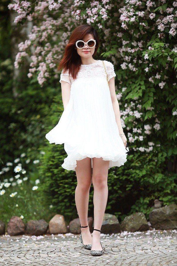 Little White Dress - chiếc váy "quyền lực" của phái đẹp Hè 2013 17