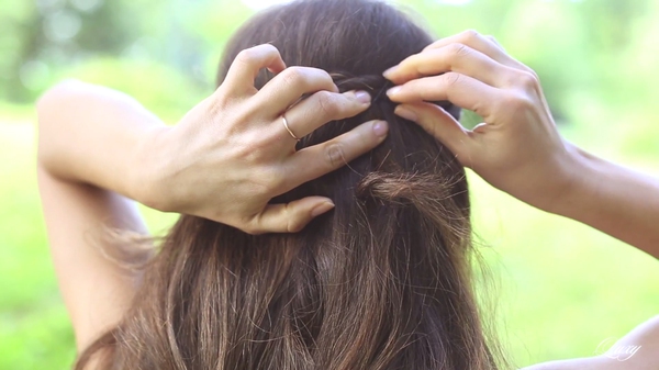 Tự thực hiện 3 kiểu tóc dịu dàng cho mùa thu 25