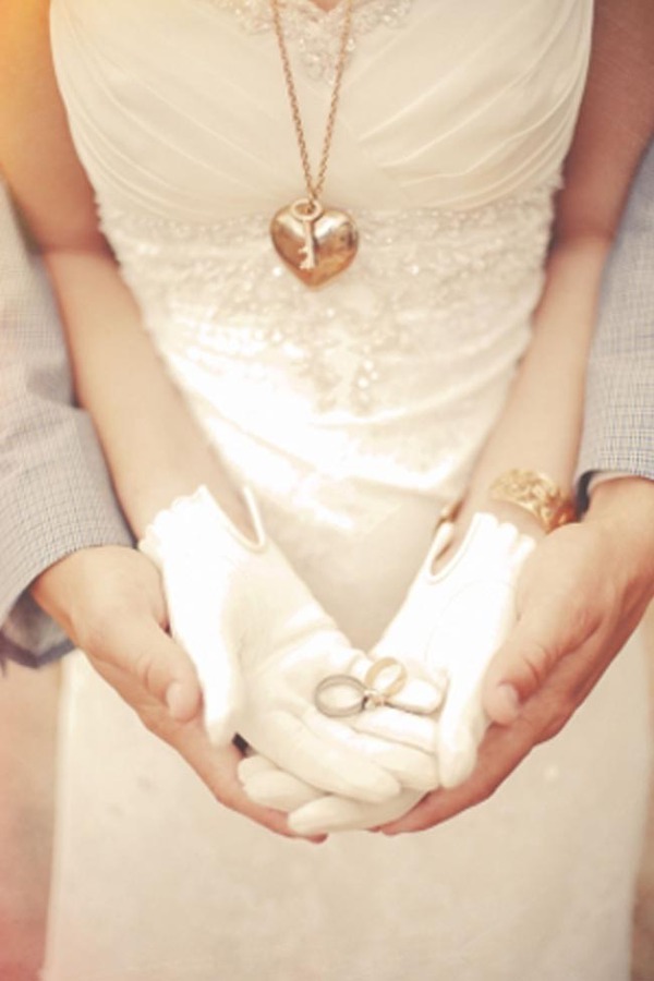 Những mẫu găng tay cô dâu tuyệt đẹp cho đám cưới mùa thu 9