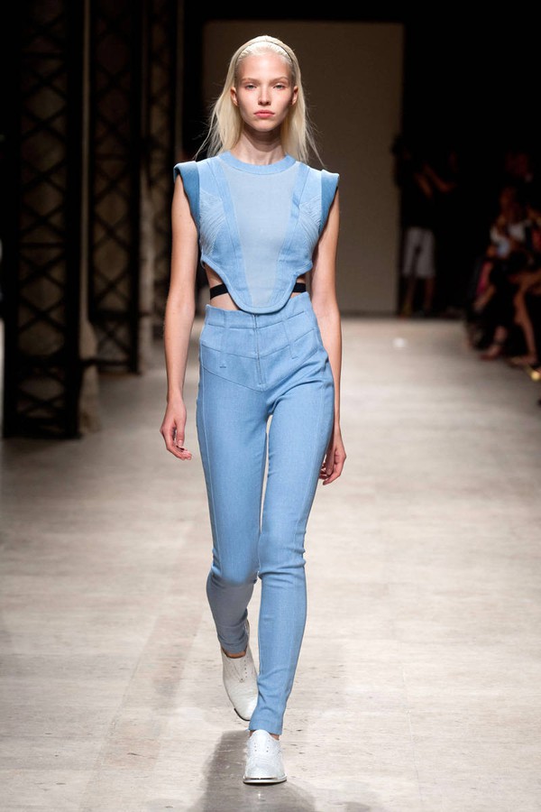2 NTK gốc Việt trình diễn BST mới tại Paris Fashion Week 1 2 NTK gốc Việt trình diễn BST mới tại Paris Fashion Week 1